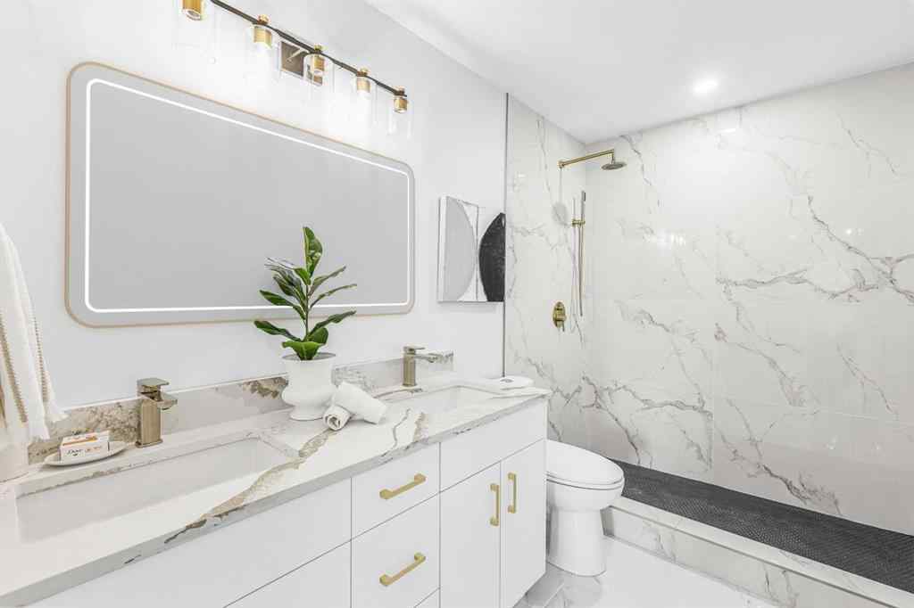MLS® A2238193 - 10604 Oakmoor Way SW in Cedarbrae Calgary, Residential