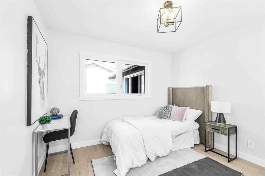 MLS® A2238193 - 10604 Oakmoor Way SW in Cedarbrae Calgary, Residential