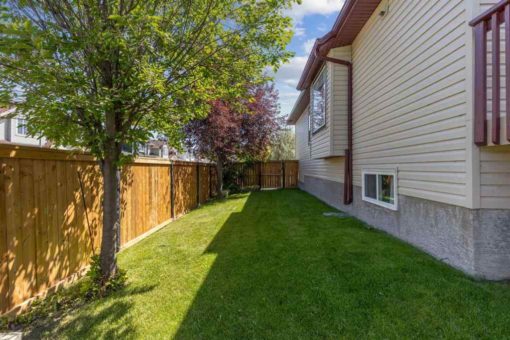 MLS® A2238279 - 4 Martha's Meadow Place NE in Martindale Calgary, Residential