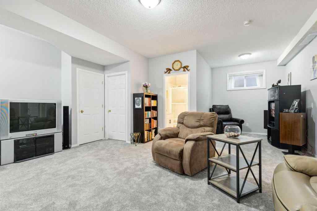 MLS® A2238279 - 4 Martha's Meadow Place NE in Martindale Calgary, Residential