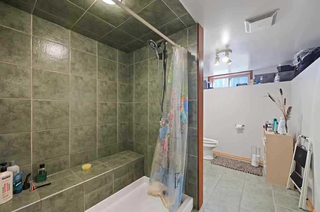 MLS® A2238288 - 3924 77 Street NW in Bowness Calgary, Residential