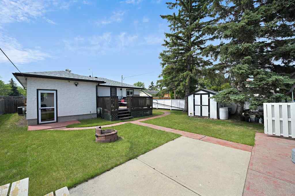 MLS® A2238288 - 3924 77 Street NW in Bowness Calgary, Residential