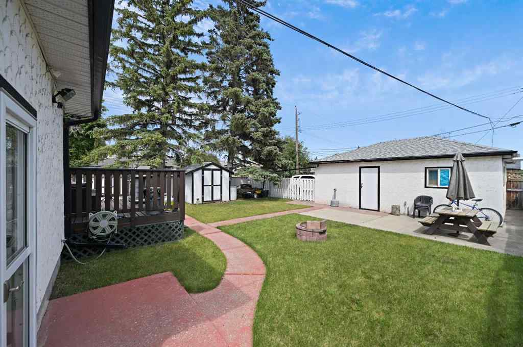MLS® A2238288 - 3924 77 Street NW in Bowness Calgary, Residential