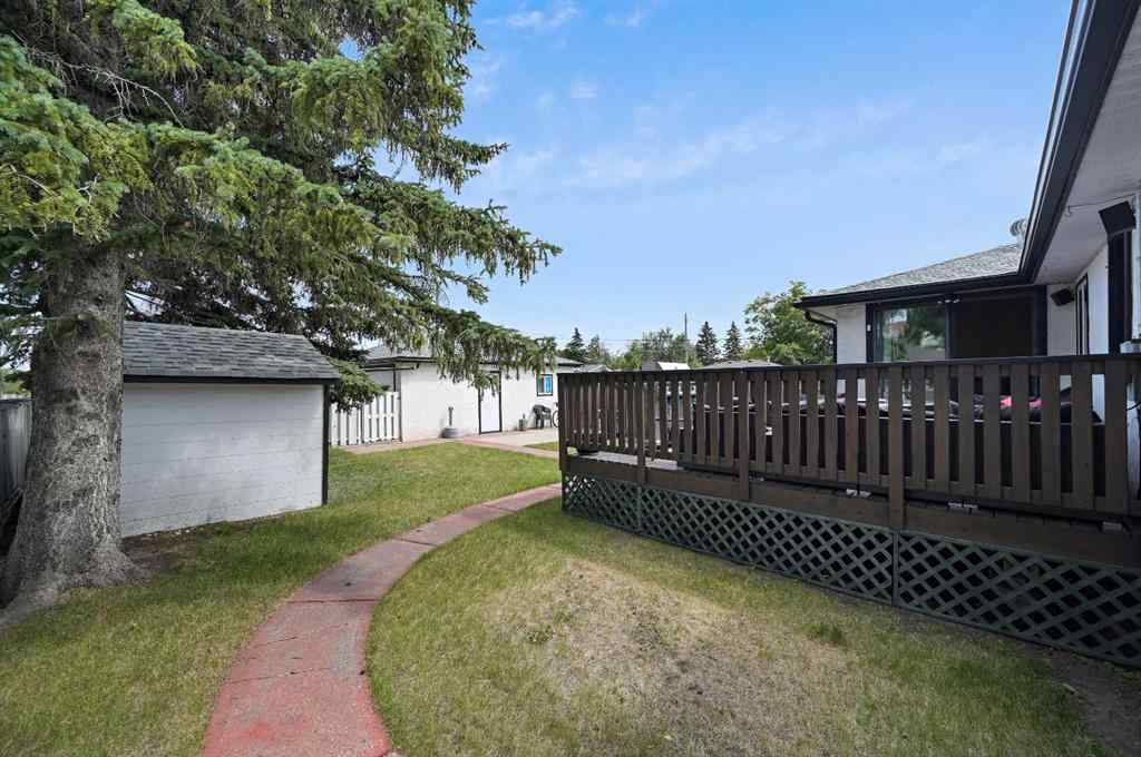 MLS® A2238288 - 3924 77 Street NW in Bowness Calgary, Residential