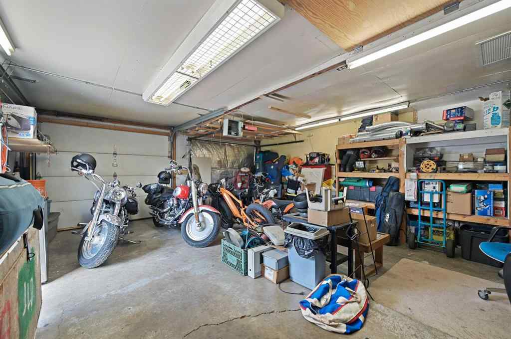 MLS® A2238288 - 3924 77 Street NW in Bowness Calgary, Residential