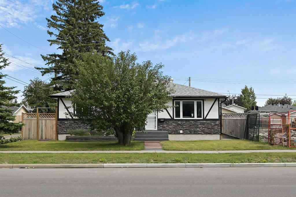 MLS® A2238288 - 3924 77 Street NW in Bowness Calgary, Residential