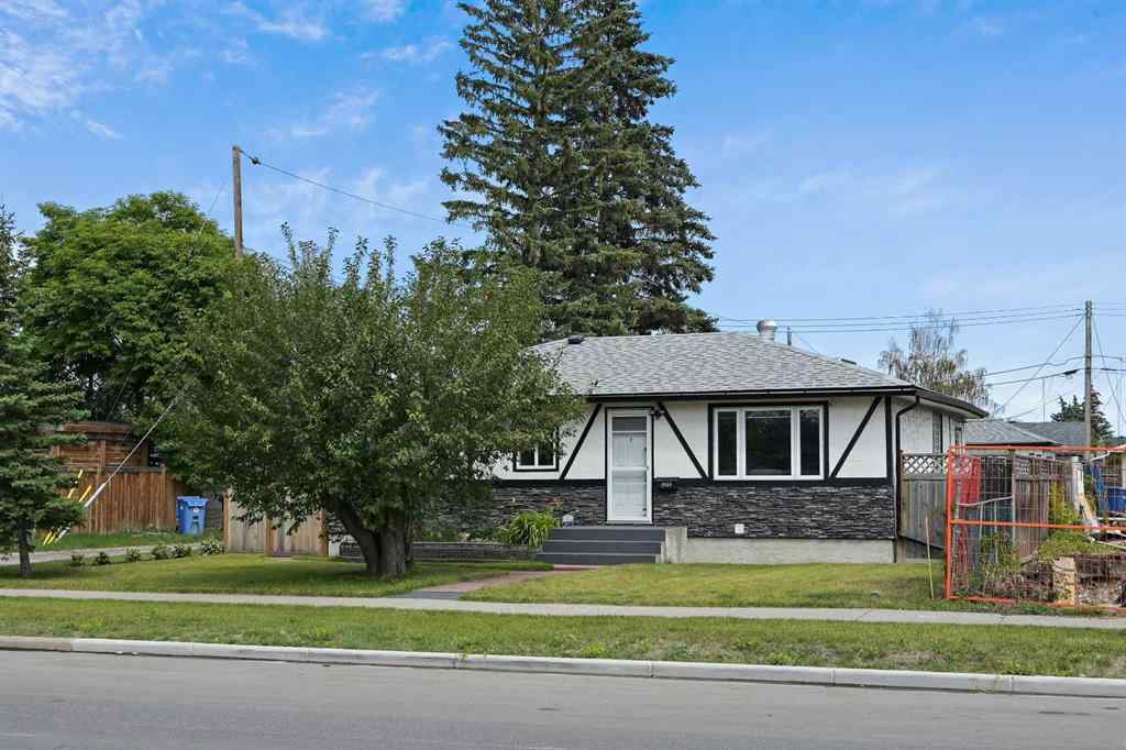 MLS® A2238288 - 3924 77 Street NW in Bowness Calgary, Residential