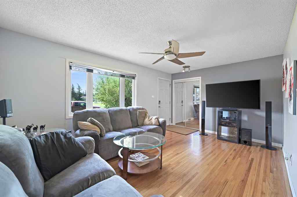 MLS® A2238288 - 3924 77 Street NW in Bowness Calgary, Residential