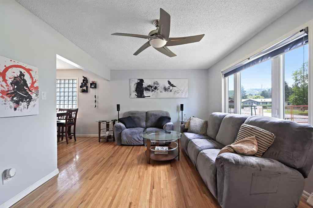 MLS® A2238288 - 3924 77 Street NW in Bowness Calgary, Residential