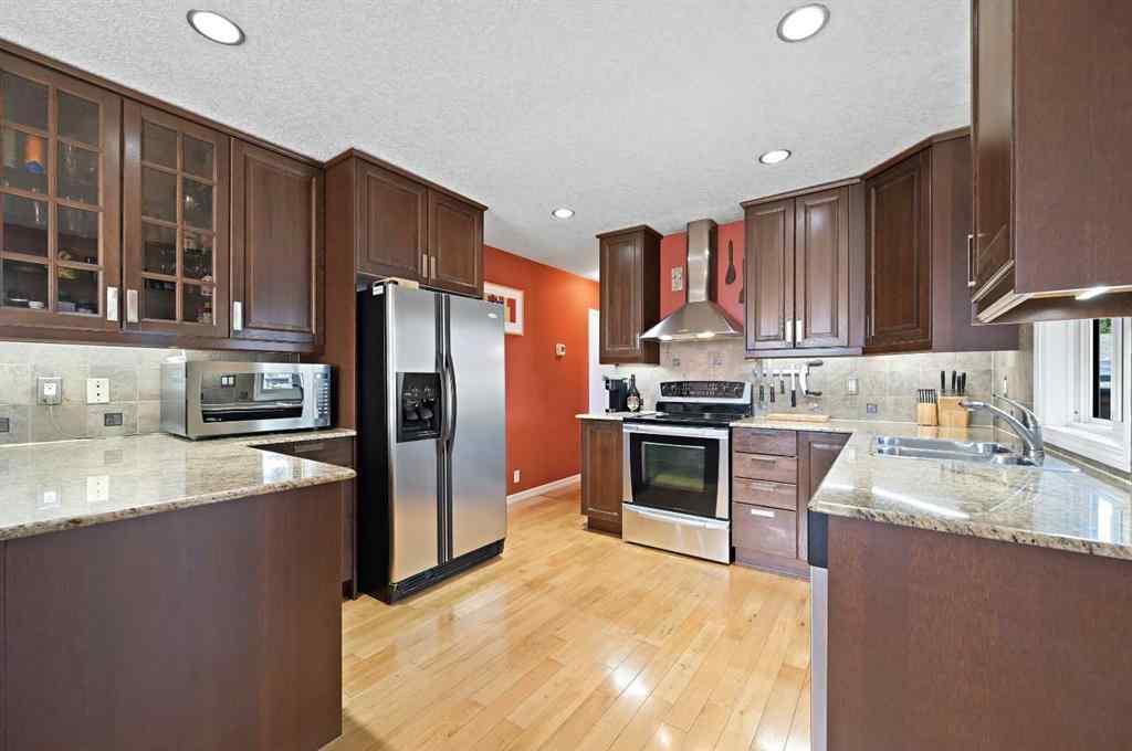 MLS® A2238288 - 3924 77 Street NW in Bowness Calgary, Residential