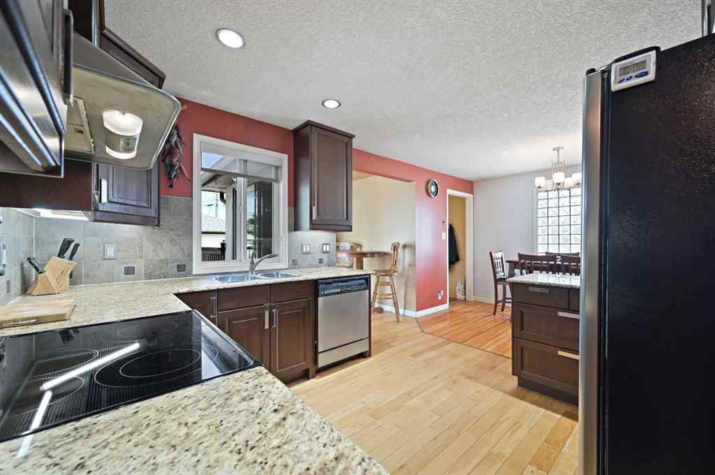 MLS® A2238288 - 3924 77 Street NW in Bowness Calgary, Residential