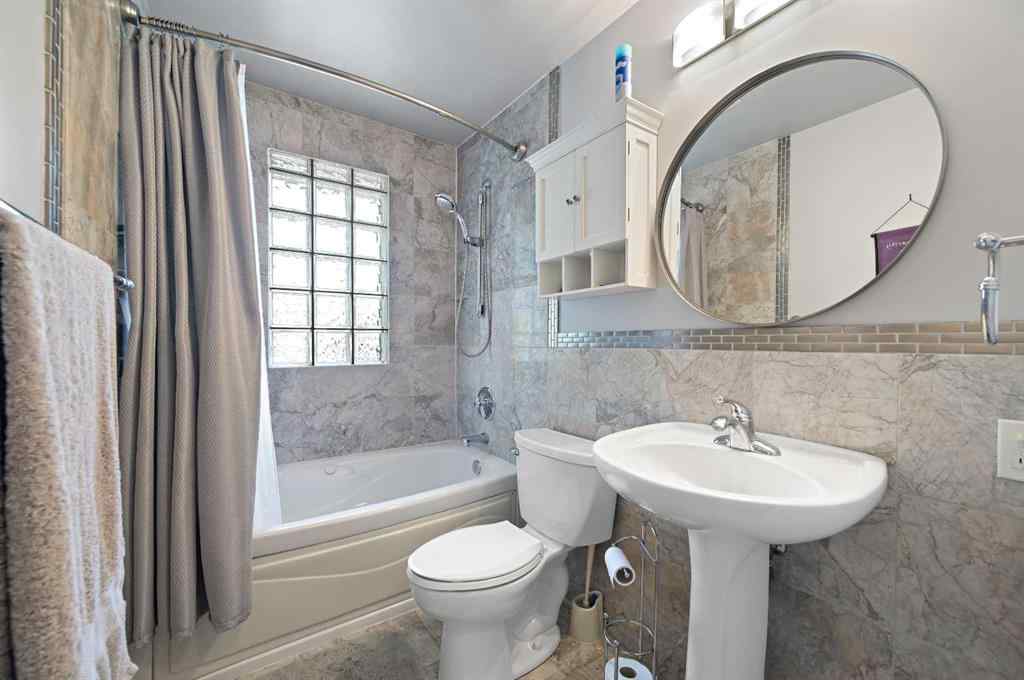MLS® A2238288 - 3924 77 Street NW in Bowness Calgary, Residential