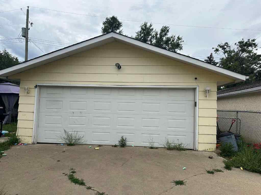MLS® A2238330 - 8702 96 Street  in Highland Park Grande Prairie, Residential