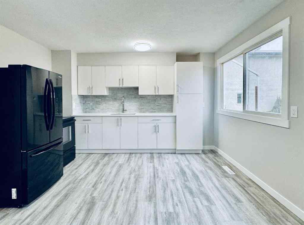 MLS® A2238403 - Unit #221 2211 19 Street NE in Vista Heights Calgary, Residential