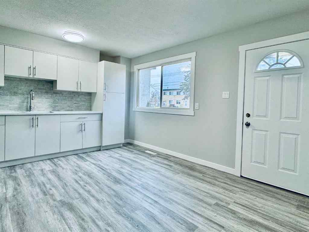 MLS® A2238403 - Unit #221 2211 19 Street NE in Vista Heights Calgary, Residential