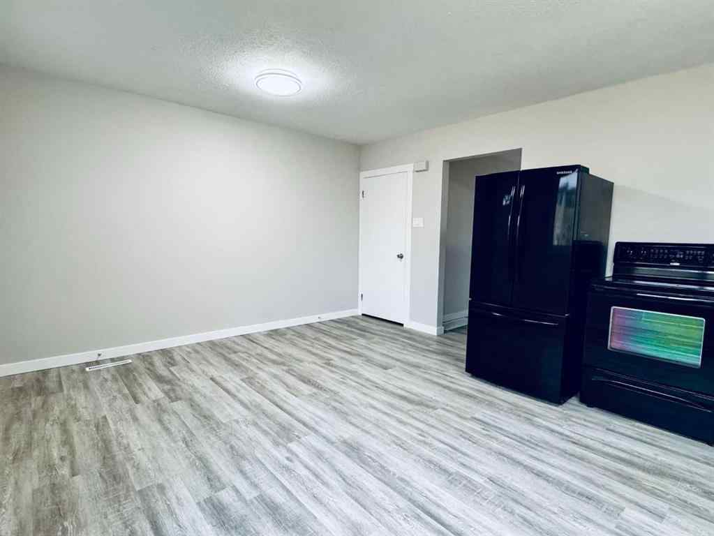 MLS® A2238403 - Unit #221 2211 19 Street NE in Vista Heights Calgary, Residential