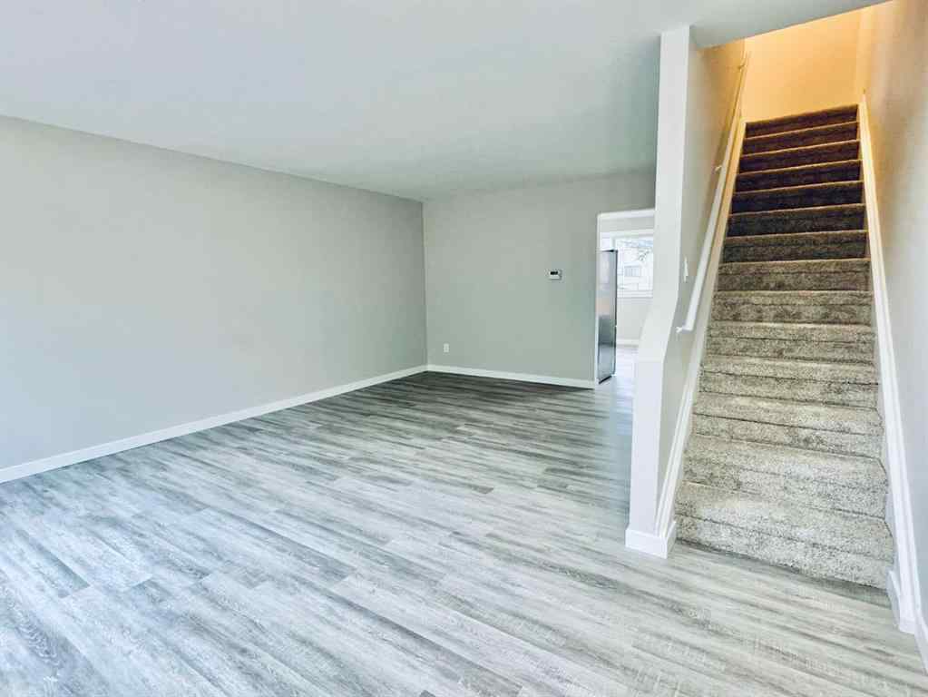 MLS® A2238403 - Unit #221 2211 19 Street NE in Vista Heights Calgary, Residential