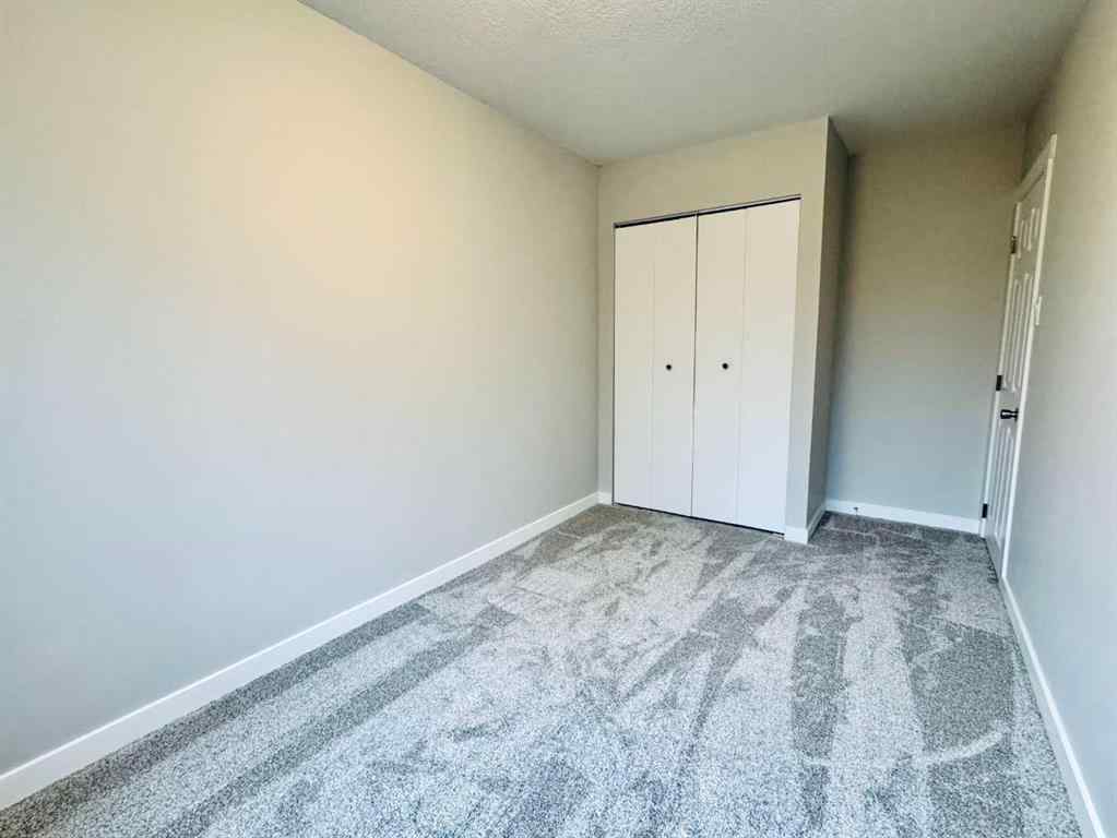MLS® A2238403 - Unit #221 2211 19 Street NE in Vista Heights Calgary, Residential