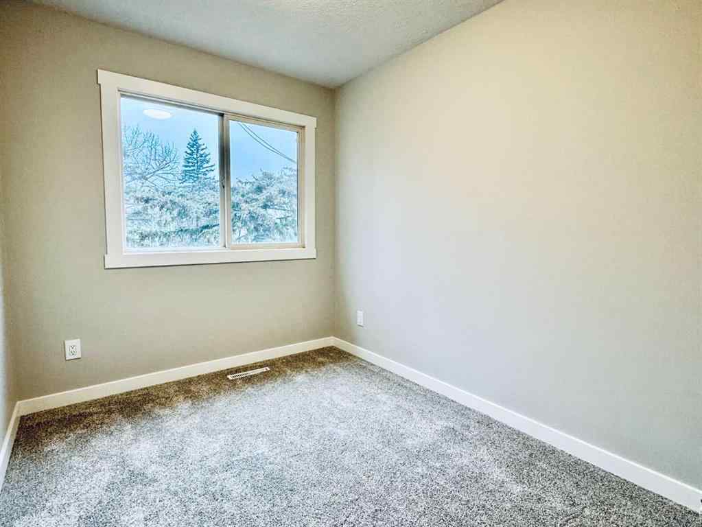 MLS® A2238403 - Unit #221 2211 19 Street NE in Vista Heights Calgary, Residential