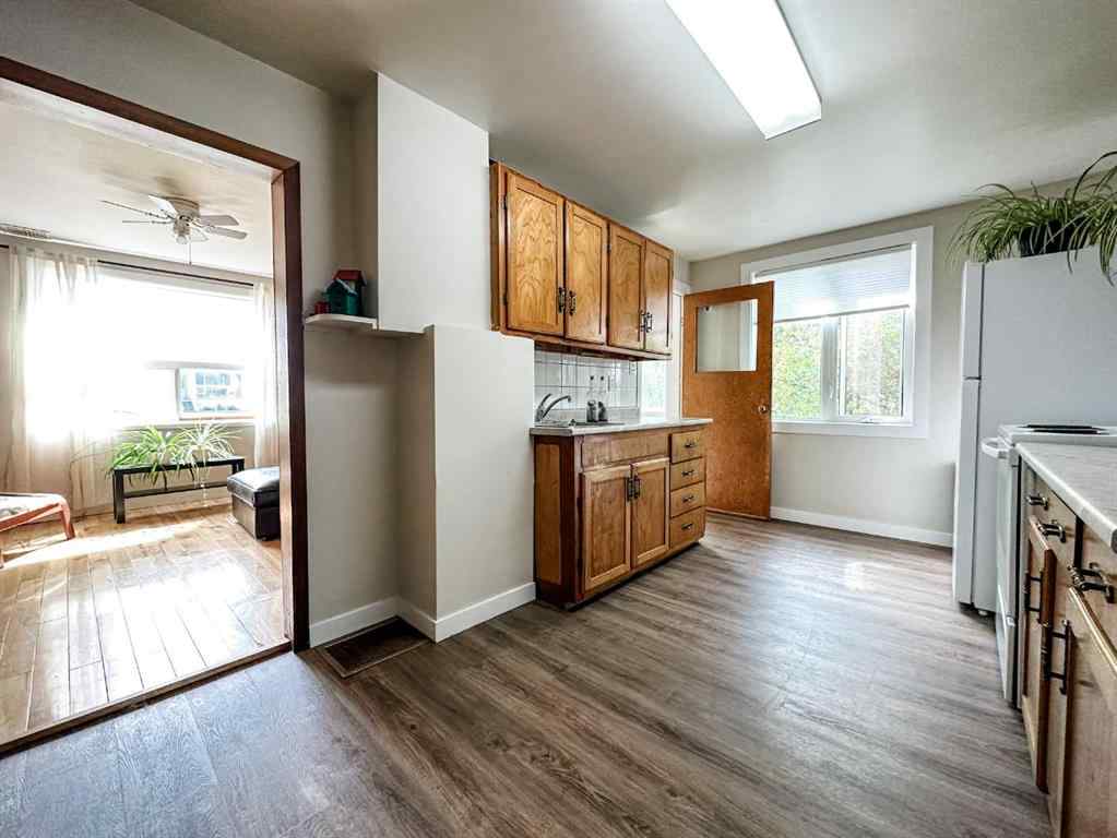MLS® A2238411 - 4706 48 Street  in Downtown East Stettler, Residential