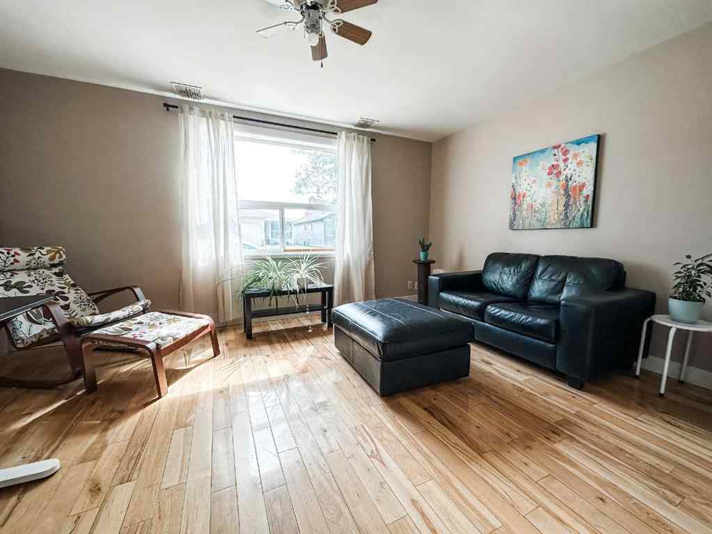 MLS® A2238411 - 4706 48 Street  in Downtown East Stettler, Residential