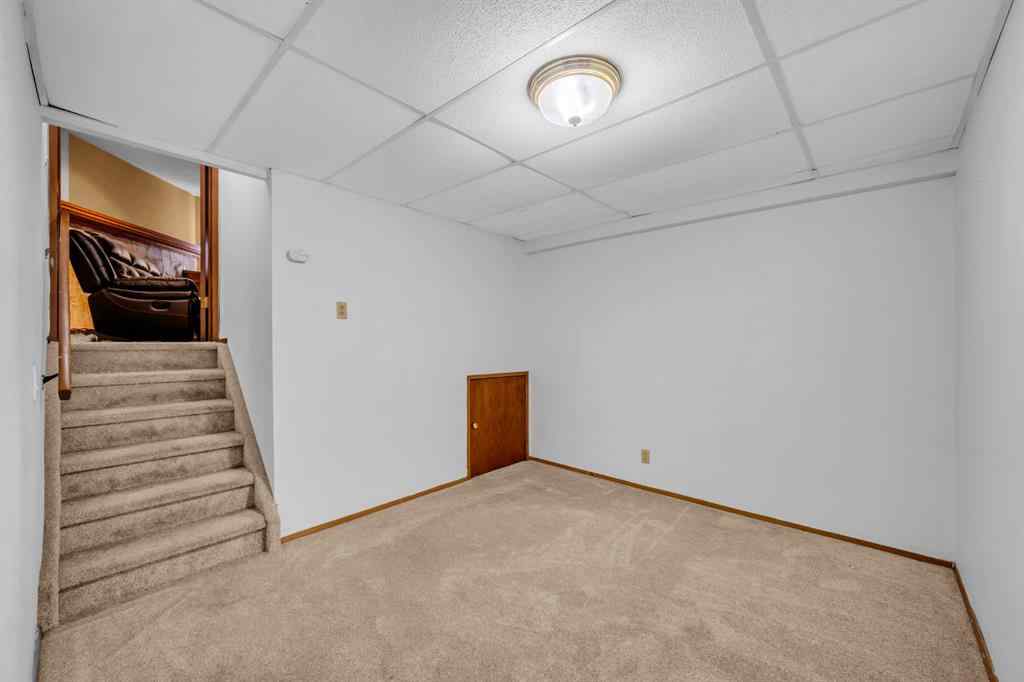MLS® A2238414 - 124 Whiteram Close NE in Whitehorn Calgary, Residential