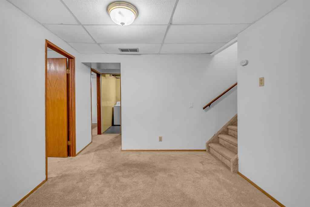 MLS® A2238414 - 124 Whiteram Close NE in Whitehorn Calgary, Residential