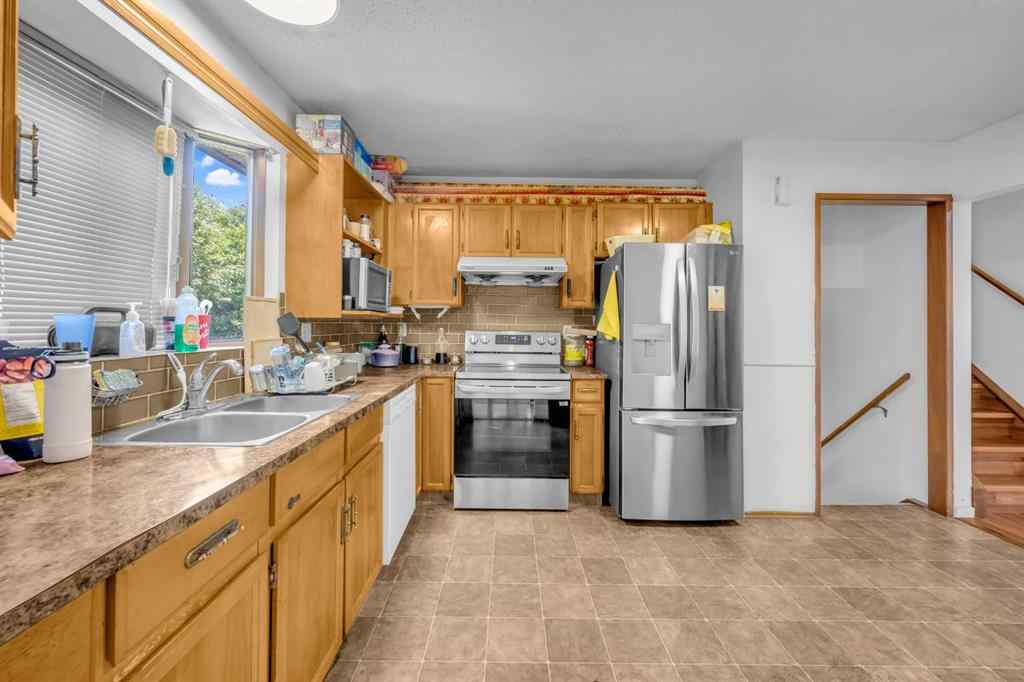 MLS® A2238414 - 124 Whiteram Close NE in Whitehorn Calgary, Residential