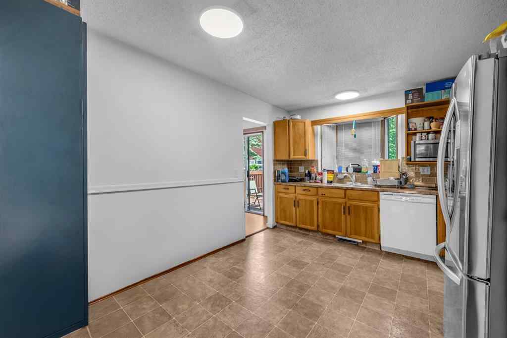 MLS® A2238414 - 124 Whiteram Close NE in Whitehorn Calgary, Residential