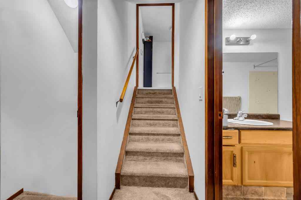 MLS® A2238414 - 124 Whiteram Close NE in Whitehorn Calgary, Residential