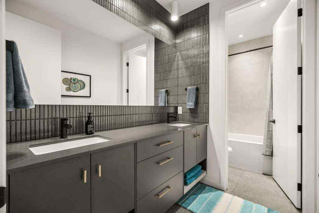 MLS® A2238475 - 2226 8 Street NE in Winston Heights/Mountview Calgary, Residential