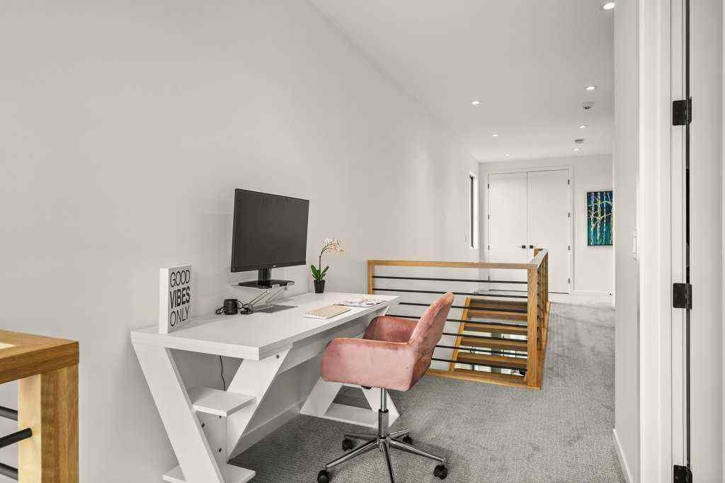 MLS® A2238475 - 2226 8 Street NE in Winston Heights/Mountview Calgary, Residential