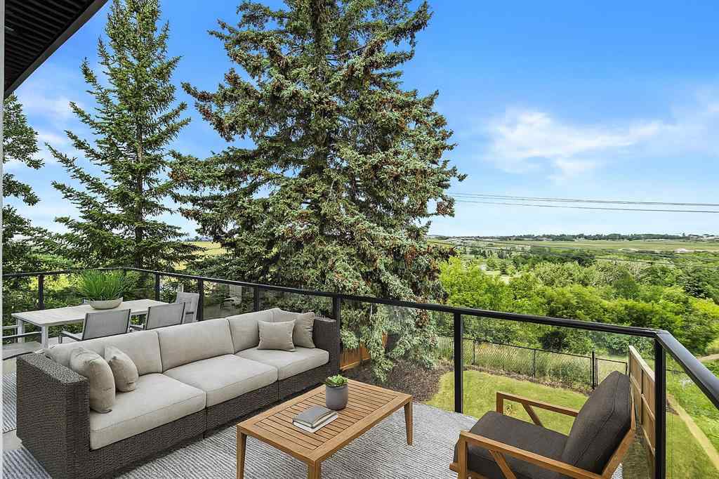 MLS® A2238475 - 2226 8 Street NE in Winston Heights/Mountview Calgary, Residential