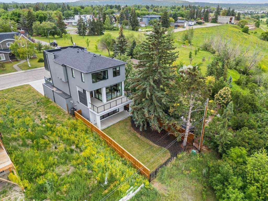 MLS® A2238475 - 2226 8 Street NE in Winston Heights/Mountview Calgary, Residential
