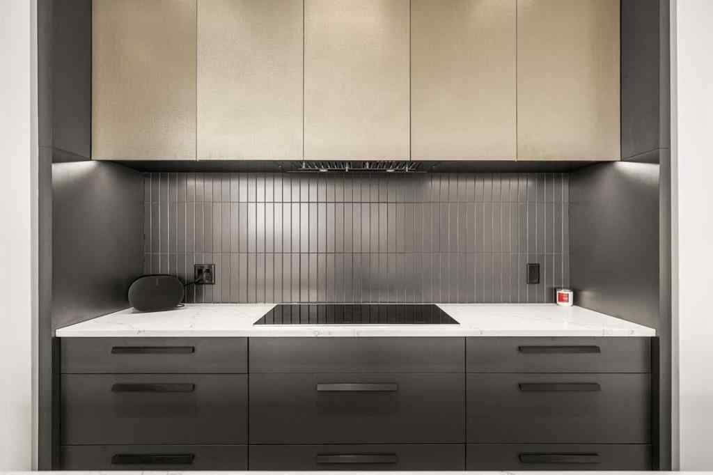 MLS® A2238475 - 2226 8 Street NE in Winston Heights/Mountview Calgary, Residential