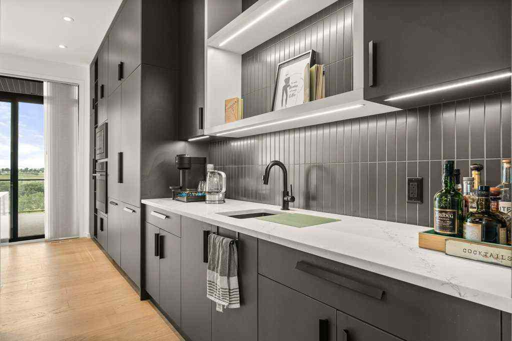 MLS® A2238475 - 2226 8 Street NE in Winston Heights/Mountview Calgary, Residential