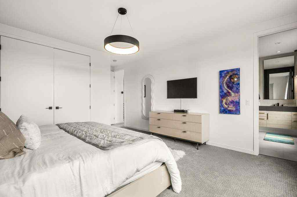 MLS® A2238475 - 2226 8 Street NE in Winston Heights/Mountview Calgary, Residential