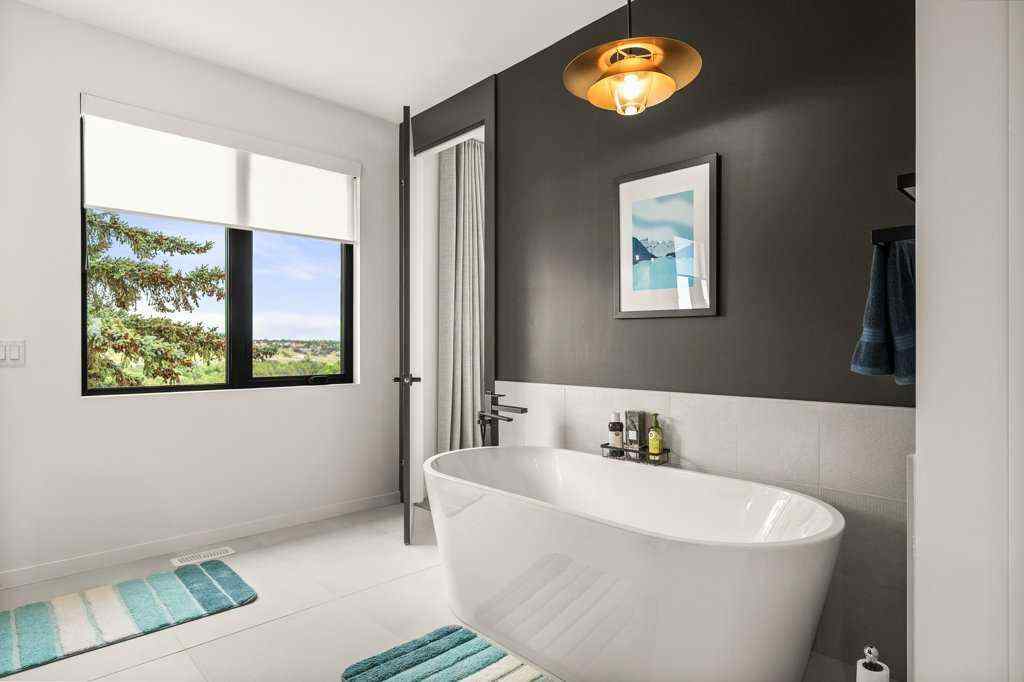 MLS® A2238475 - 2226 8 Street NE in Winston Heights/Mountview Calgary, Residential