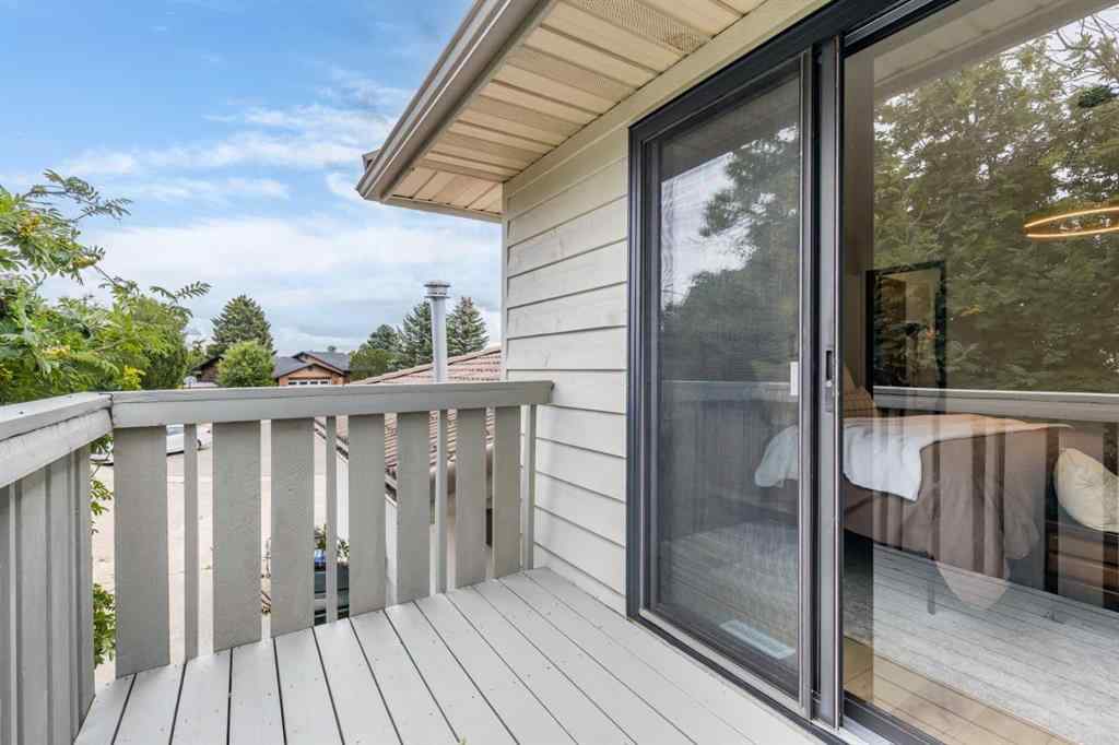 MLS® A2238477 - 32 Ross Heights Court SE in Ross Glen Medicine Hat, Residential