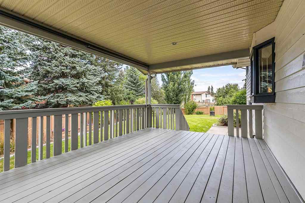 MLS® A2238477 - 32 Ross Heights Court SE in Ross Glen Medicine Hat, Residential