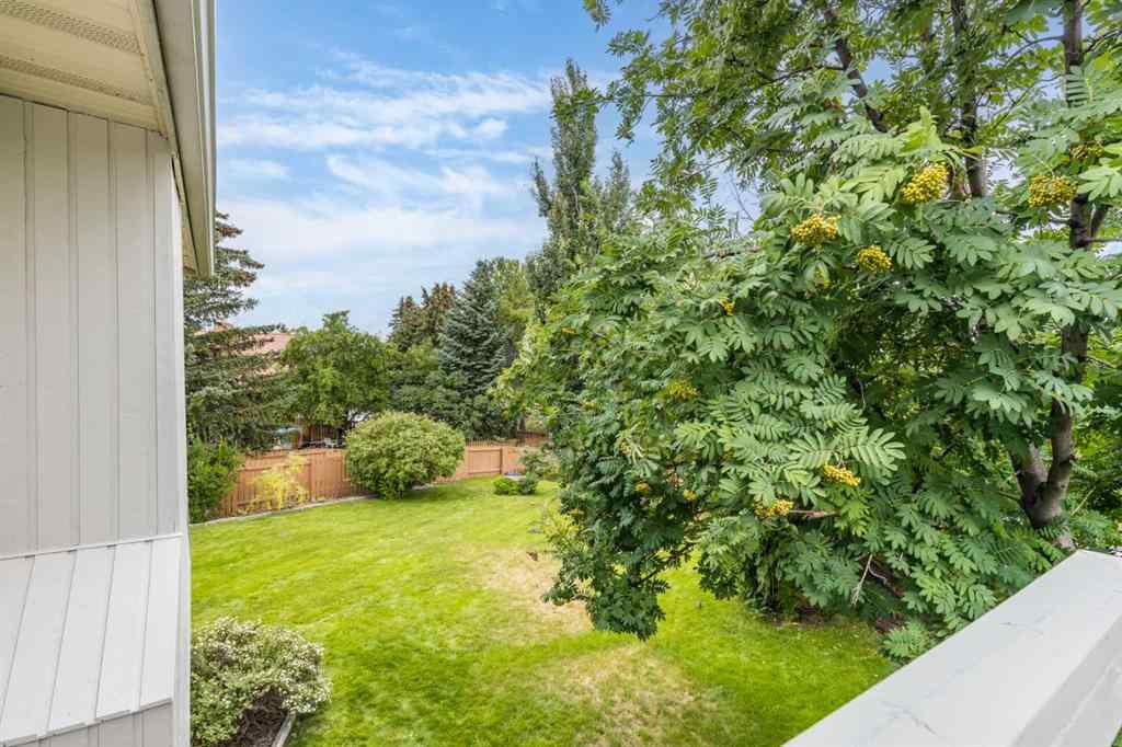 MLS® A2238477 - 32 Ross Heights Court SE in Ross Glen Medicine Hat, Residential