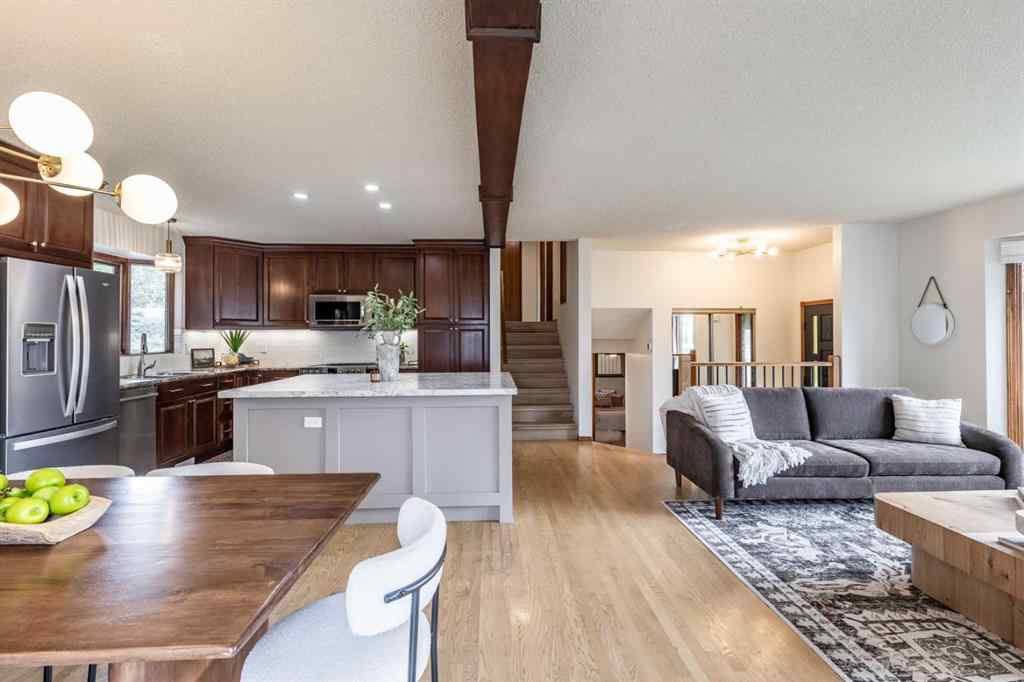 MLS® A2238477 - 32 Ross Heights Court SE in Ross Glen Medicine Hat, Residential