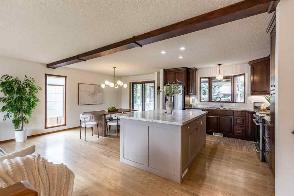 MLS® A2238477 - 32 Ross Heights Court SE in Ross Glen Medicine Hat, Residential