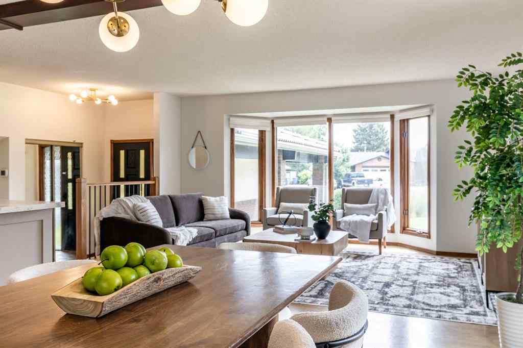 MLS® A2238477 - 32 Ross Heights Court SE in Ross Glen Medicine Hat, Residential
