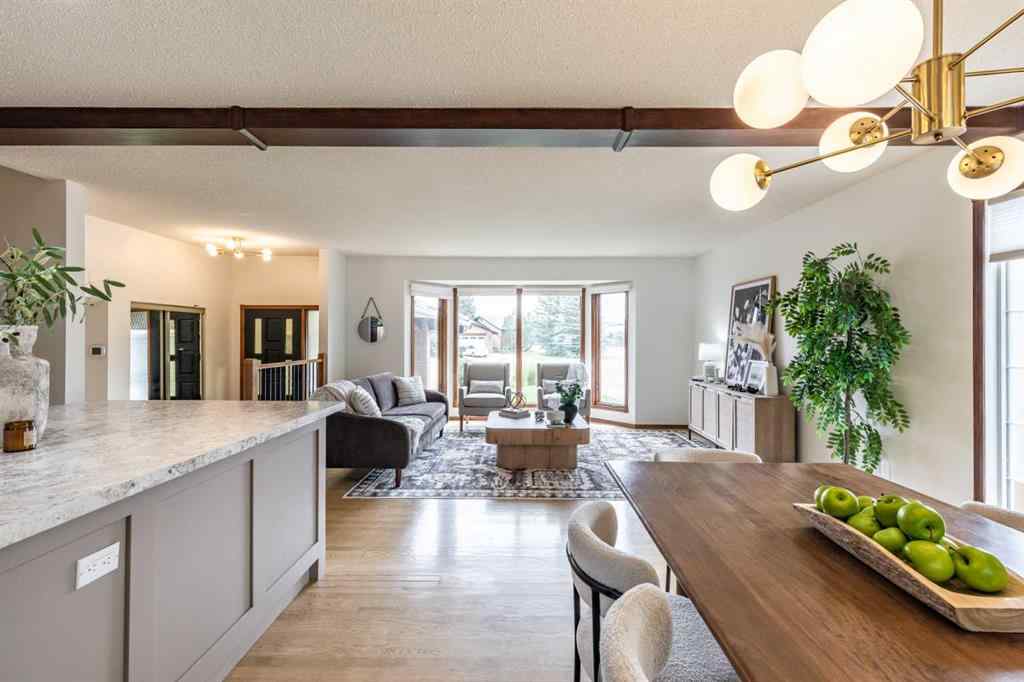 MLS® A2238477 - 32 Ross Heights Court SE in Ross Glen Medicine Hat, Residential