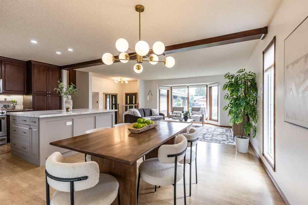 MLS® A2238477 - 32 Ross Heights Court SE in Ross Glen Medicine Hat, Residential