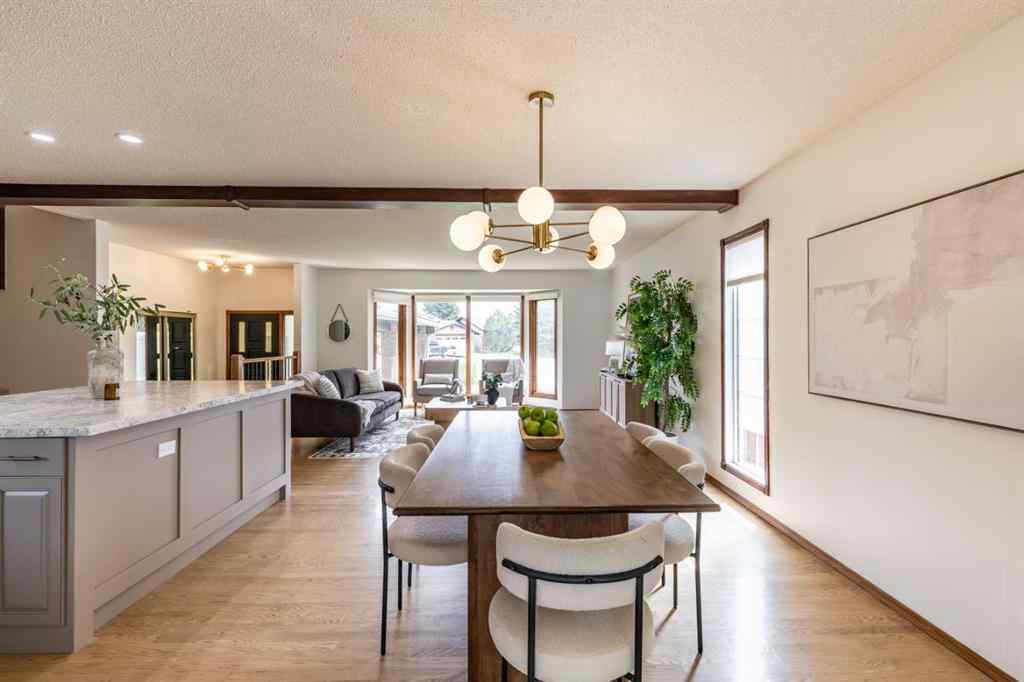 MLS® A2238477 - 32 Ross Heights Court SE in Ross Glen Medicine Hat, Residential