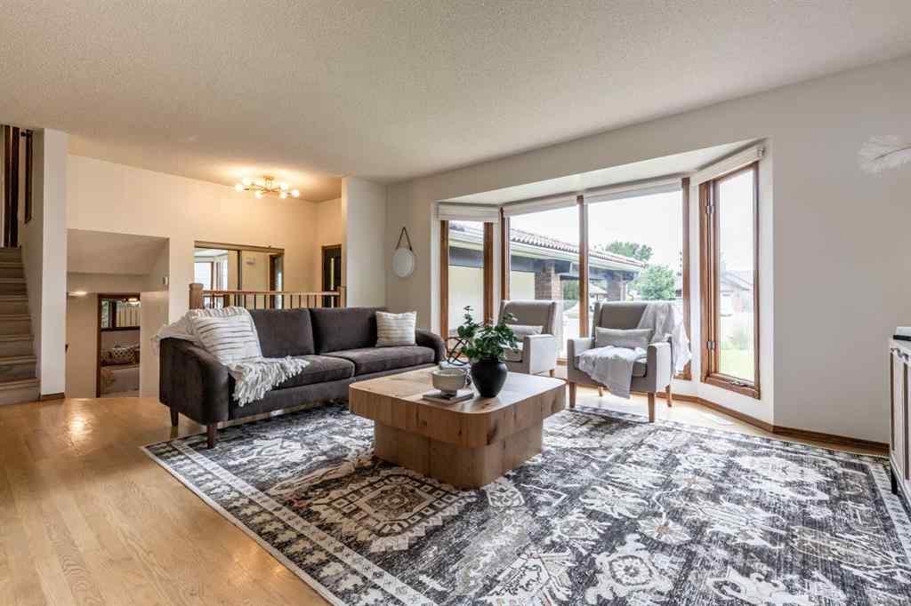 MLS® A2238477 - 32 Ross Heights Court SE in Ross Glen Medicine Hat, Residential