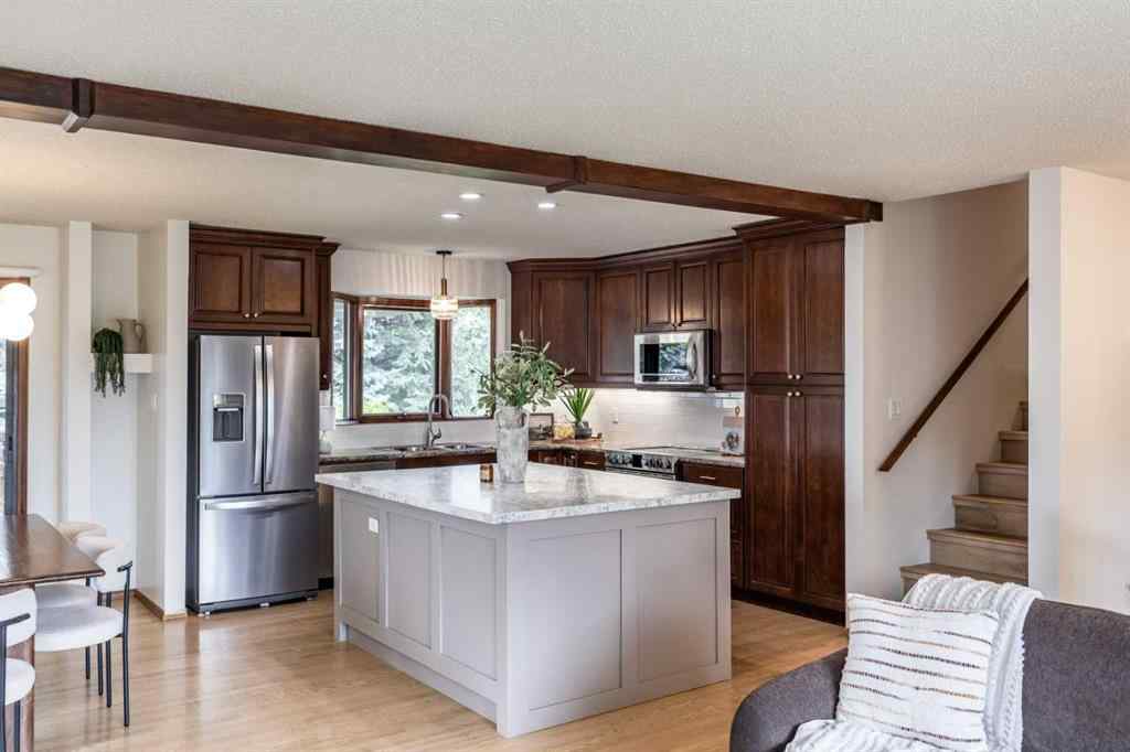 MLS® A2238477 - 32 Ross Heights Court SE in Ross Glen Medicine Hat, Residential