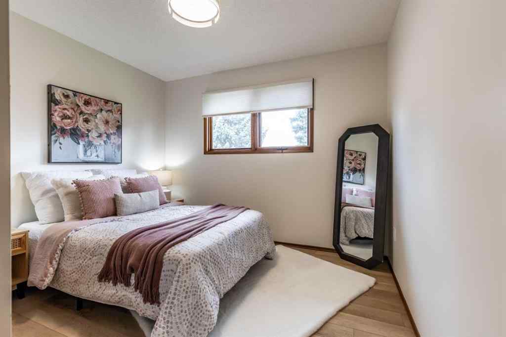 MLS® A2238477 - 32 Ross Heights Court SE in Ross Glen Medicine Hat, Residential